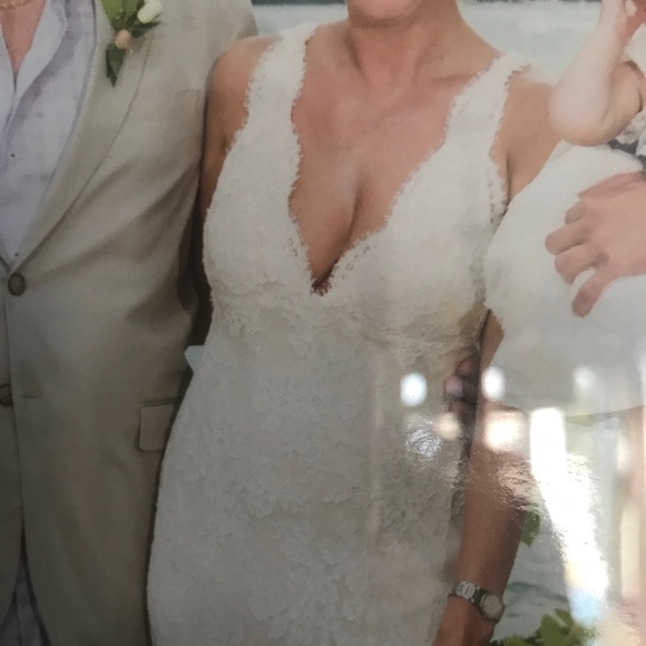 Meet Your Posher,, in Monique Lhuillier - Picture 2 of 2